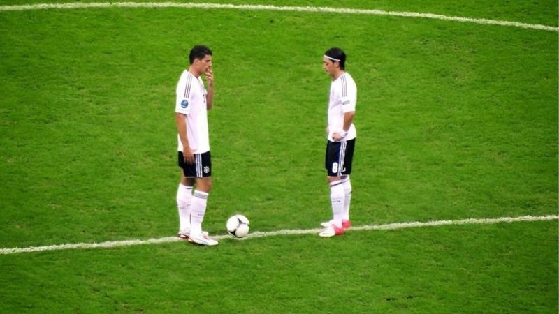 Kèo Giao Bóng Trước Là Gì? Bí Quyết "Đánh Nhanh Thắng Gọn"